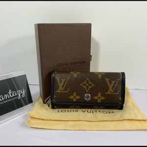 Auth Louis Vuitton 6 key holder